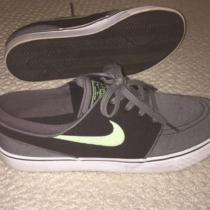 Nike SB, Black,Grey,Moon green, SIZE 9.5